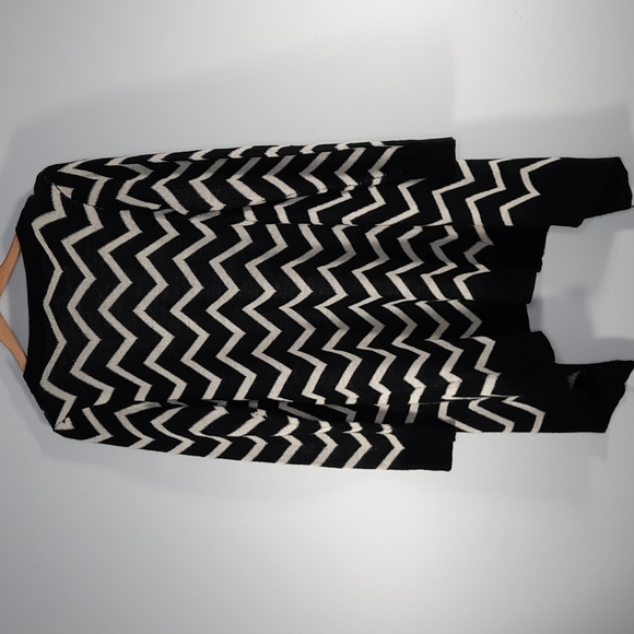 WISHLIST BLACK/ WHITE CHEVRIN SWEATER SZ XL - Picture 7 of 14